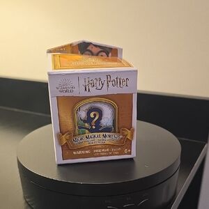 Harry Potter Micro Magical Moments Box, Nearly Headless Nick